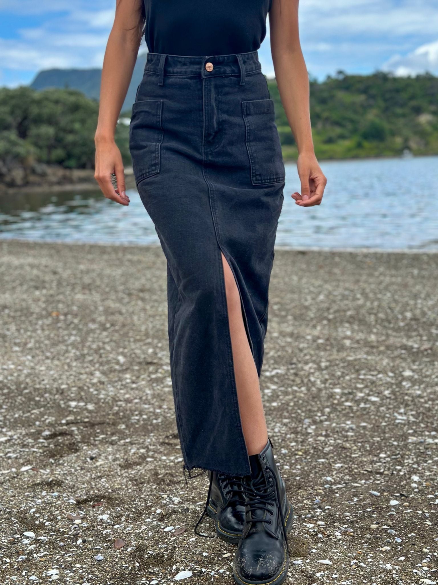 Pollera de jeans negra